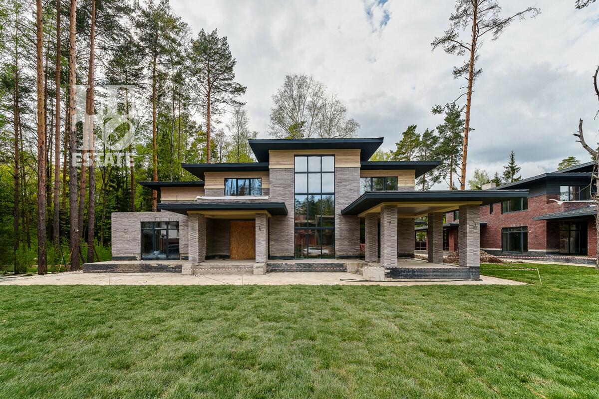 2-этажный коттедж 460 м² без отделки