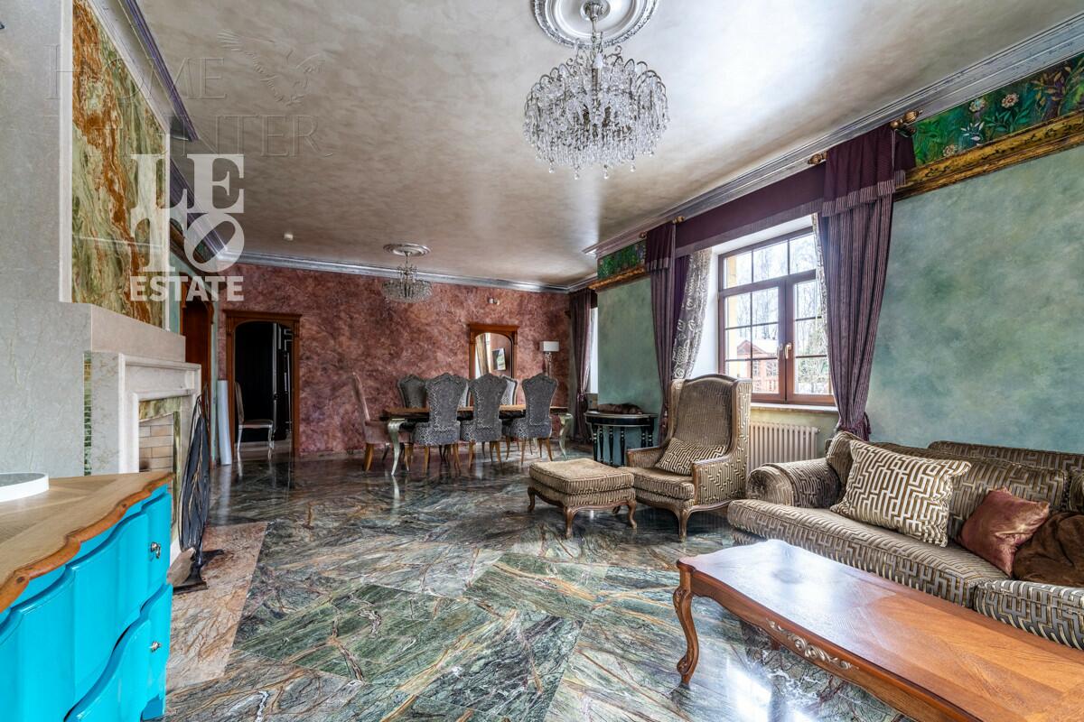 3-этажный коттедж 1 322 м² с отделкой