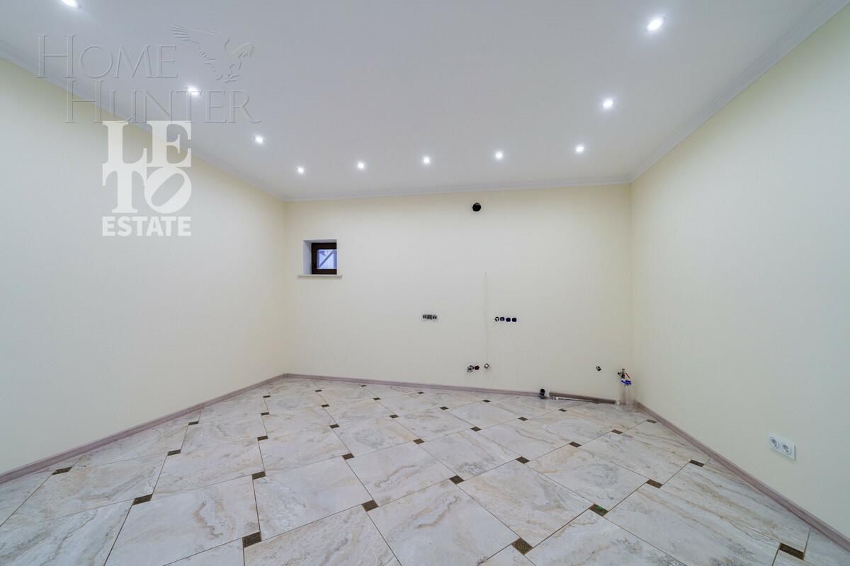 2-этажный коттедж 400 м² с отделкой