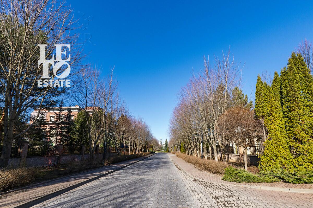 2-этажный коттедж 680 м² без отделки