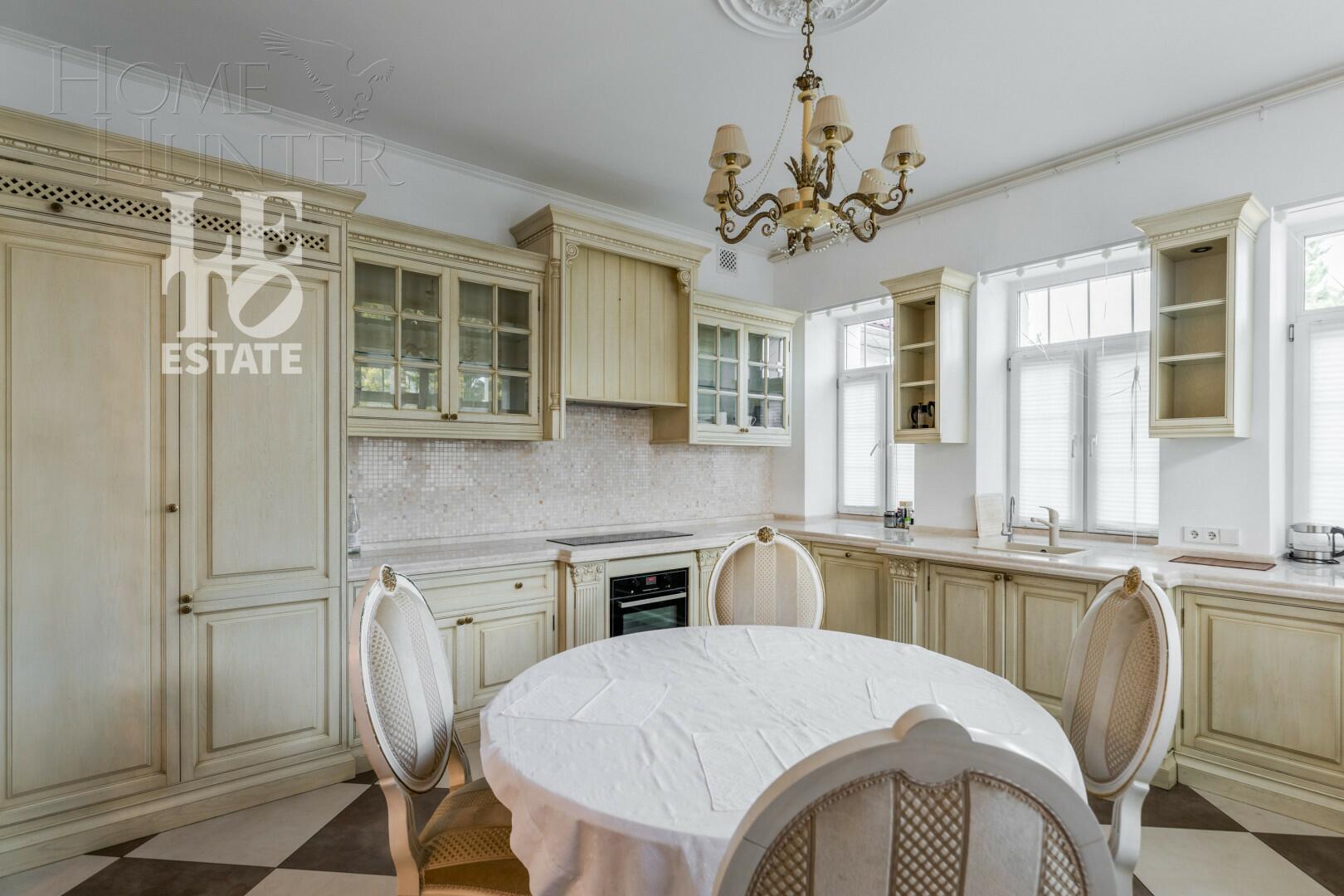 2-этажный коттедж 817 м² с отделкой