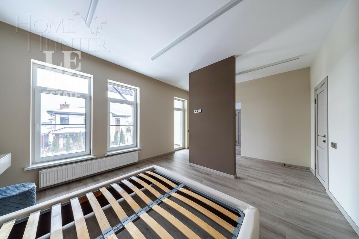 2-этажный коттедж 240 м² с отделкой