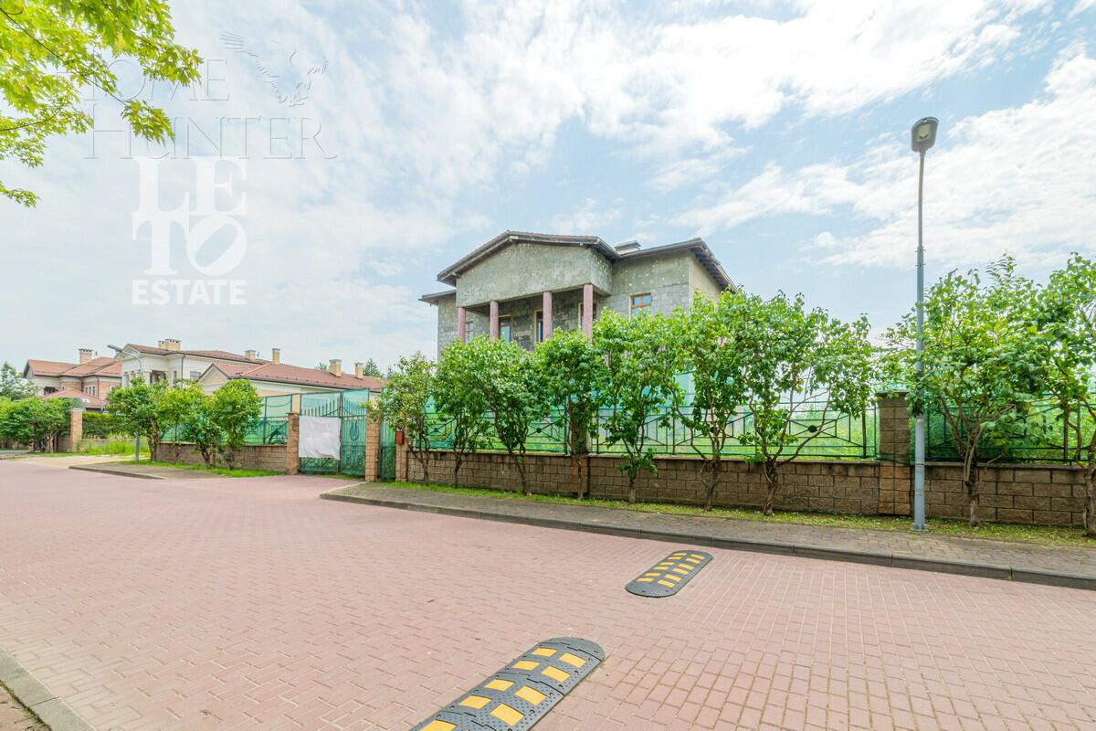 2-этажный коттедж 703 м² без отделки