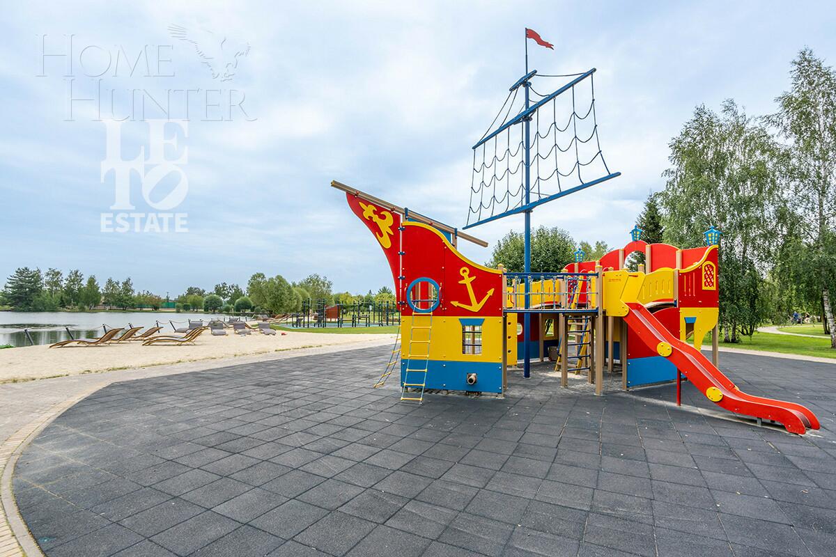 2-этажный таунхаус 250 м² с отделкой