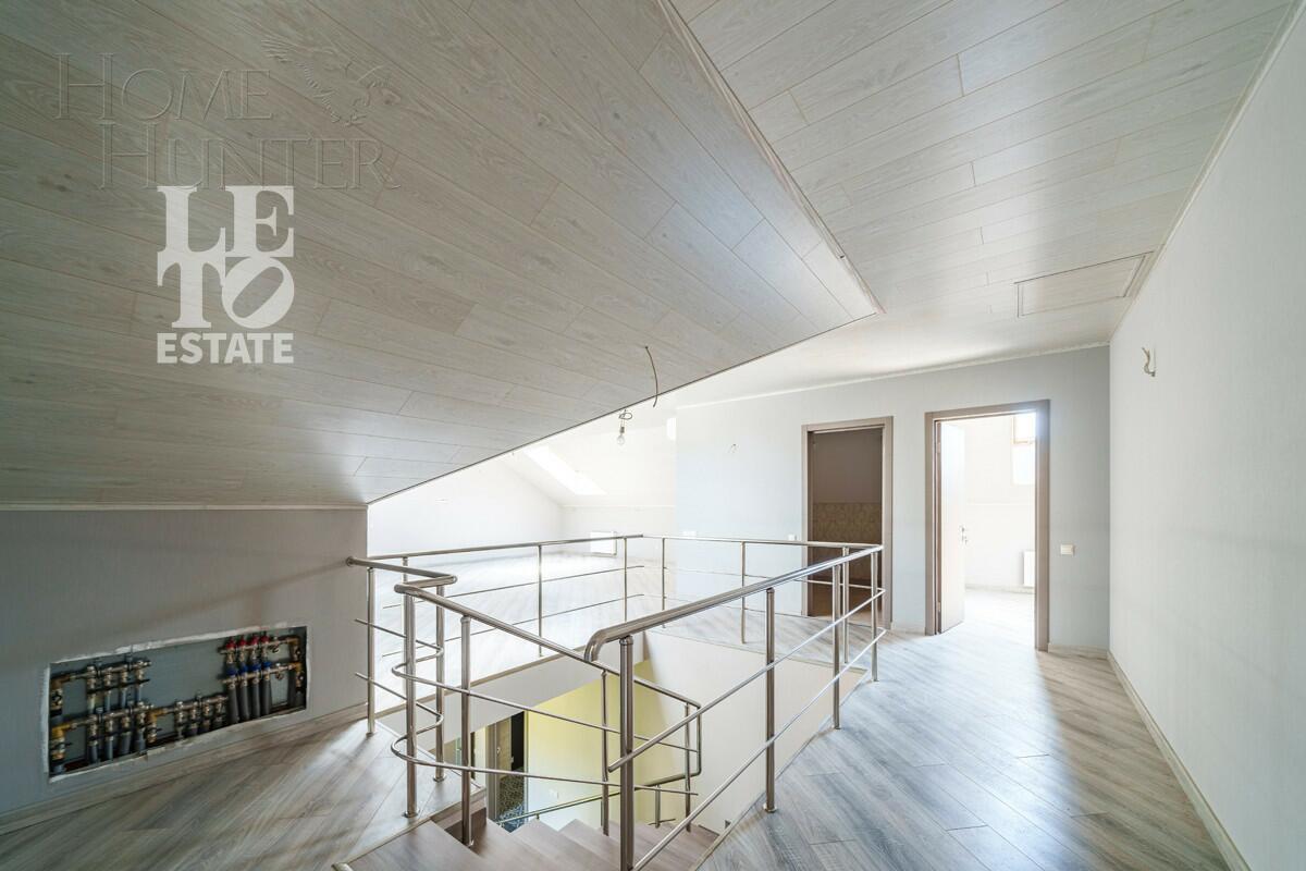 2-этажный коттедж 1 000 м² с отделкой