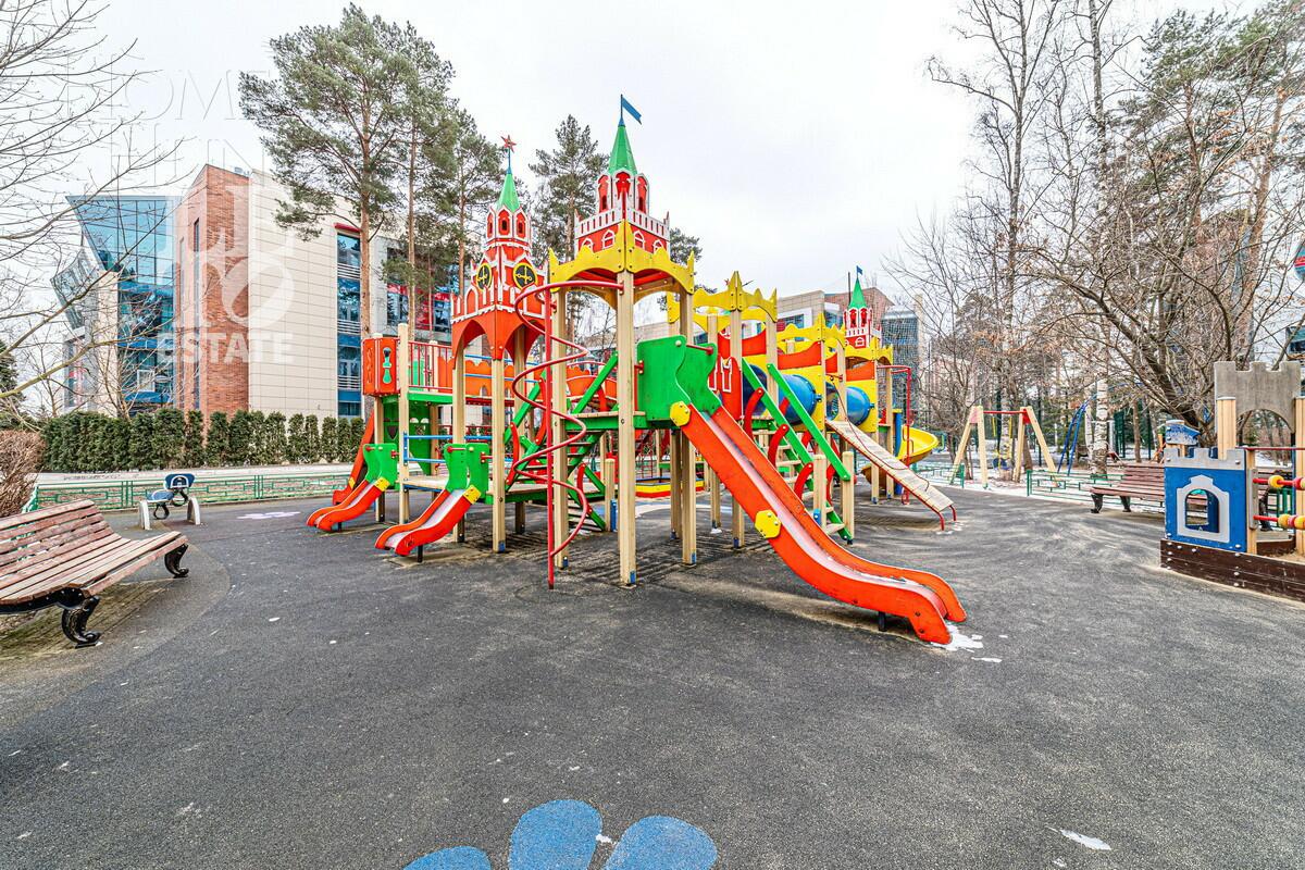 3-КОМН. КВАРТИРА С ОТДЕЛКОЙ 220 М² НА 2 ЭТАЖЕ