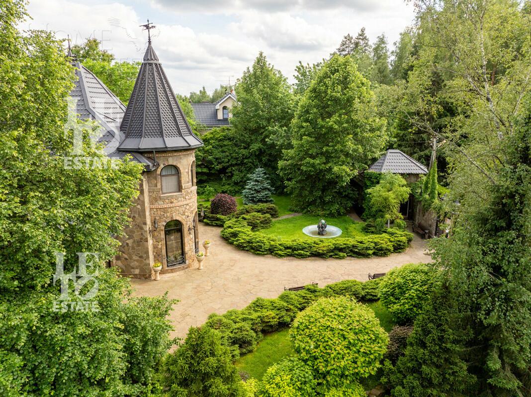 3-этажный коттедж 850 м² с отделкой