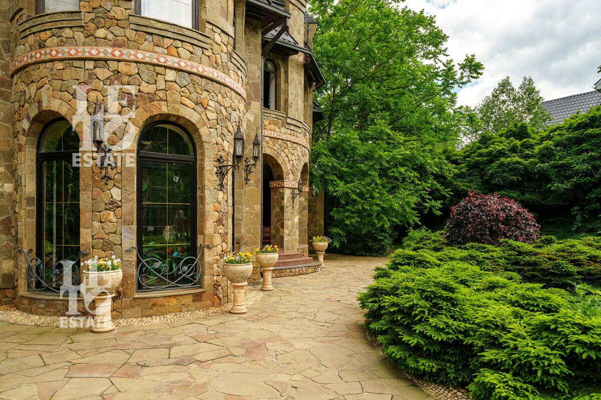 3-этажный коттедж 850 м² с отделкой