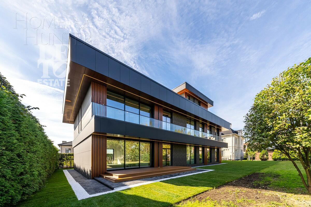 2-этажный коттедж 1 200 м² без отделки