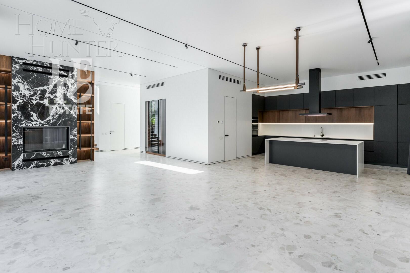 2-этажный коттедж 650 м² с отделкой