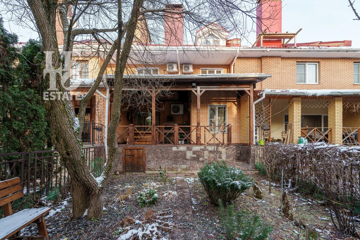 2-этажный таунхаус 428 м² с отделкой