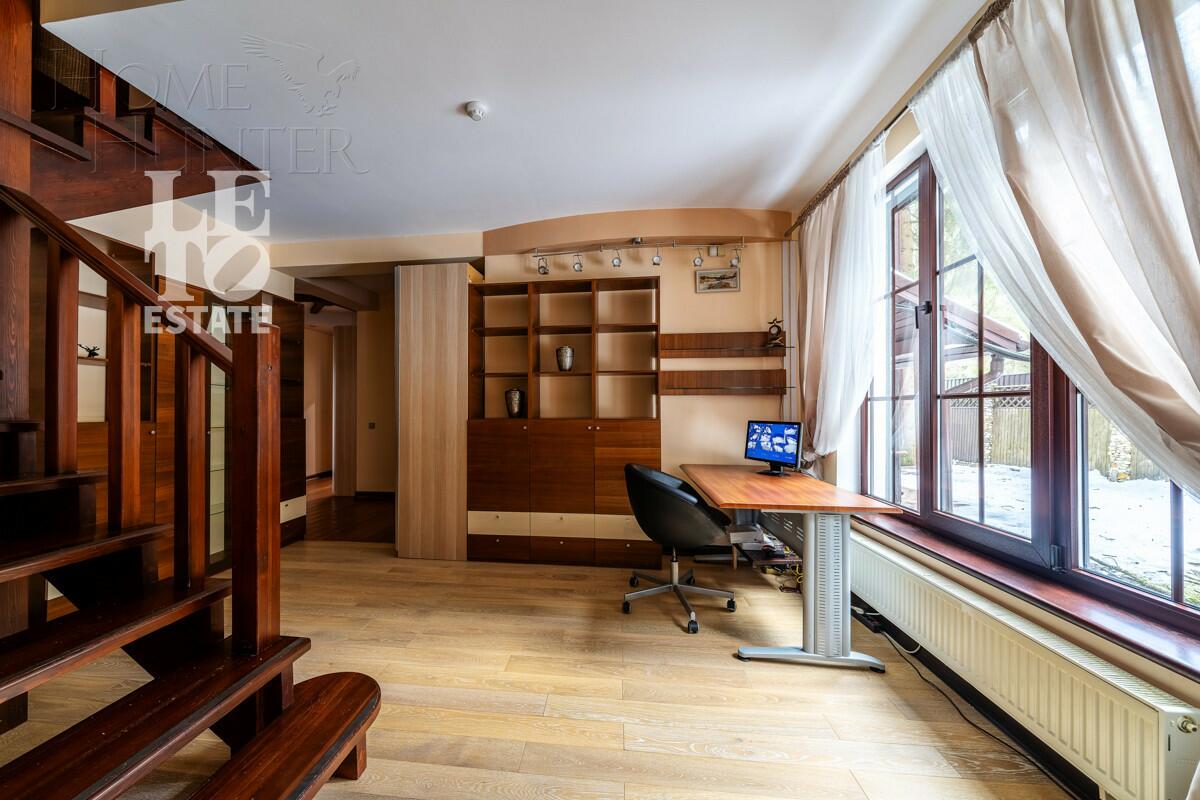 3-этажный коттедж 550 м² с отделкой