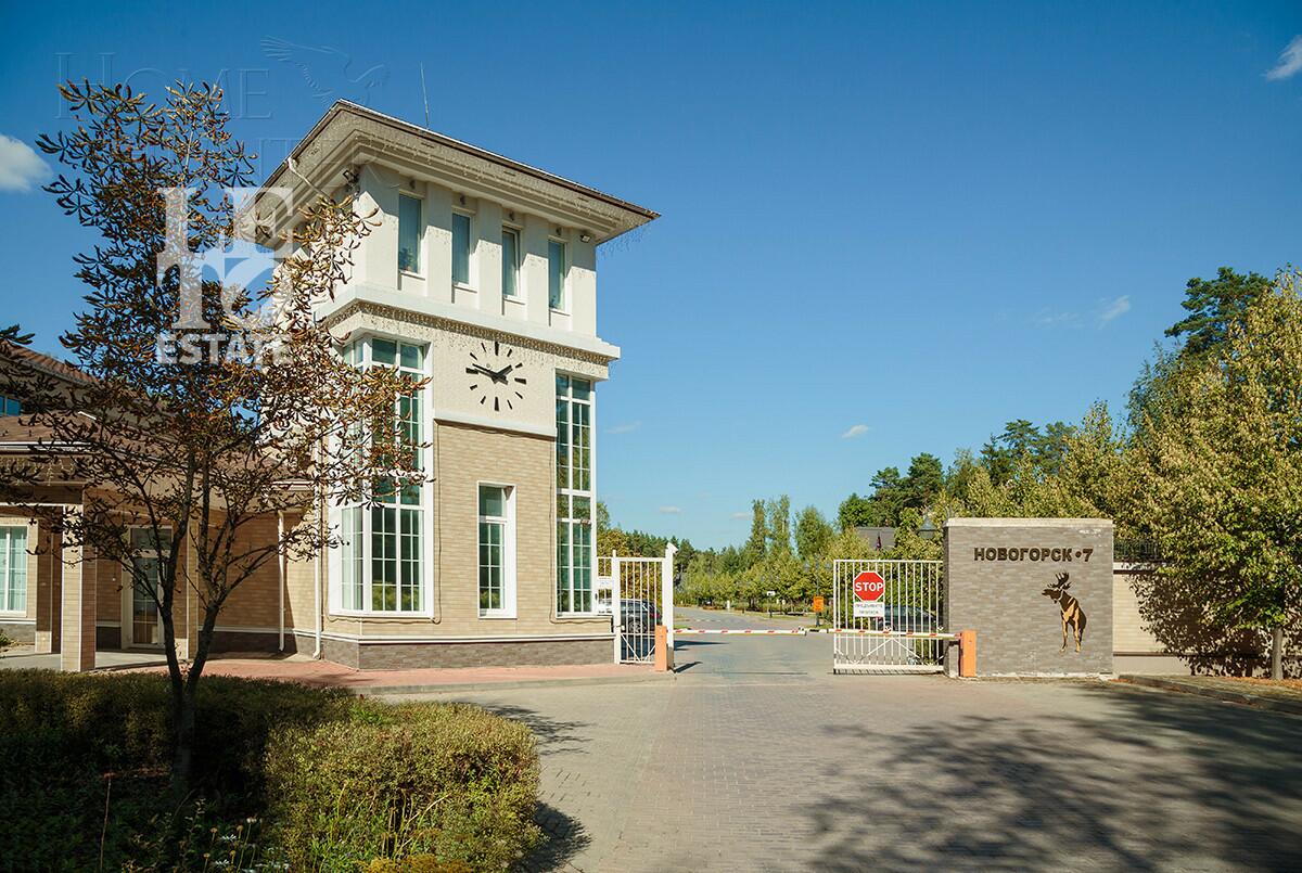 3-этажный коттедж 1 200 м² с отделкой