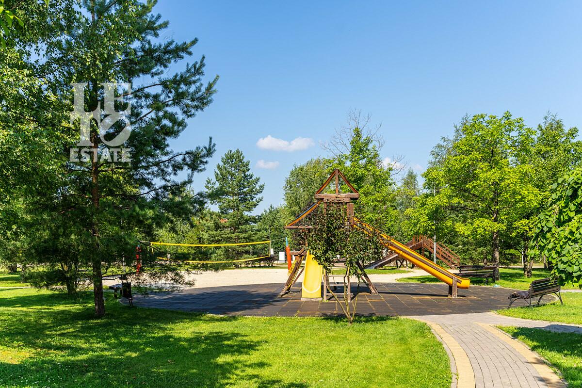 2-этажный коттедж 240.6 м² с отделкой