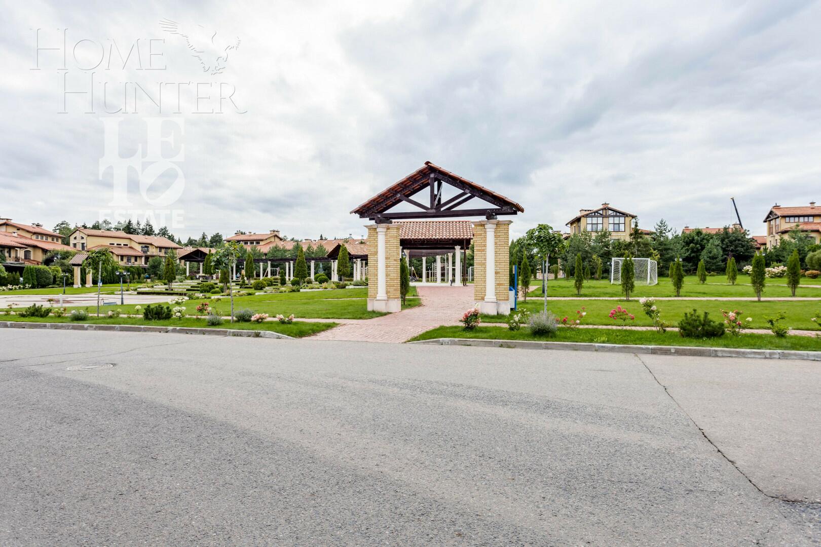 2-этажный коттедж 1 300 м² без отделки