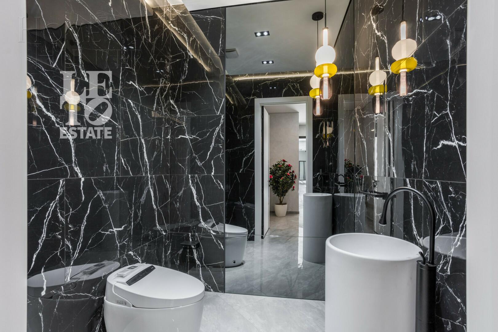 3-этажный коттедж 600 м² с отделкой