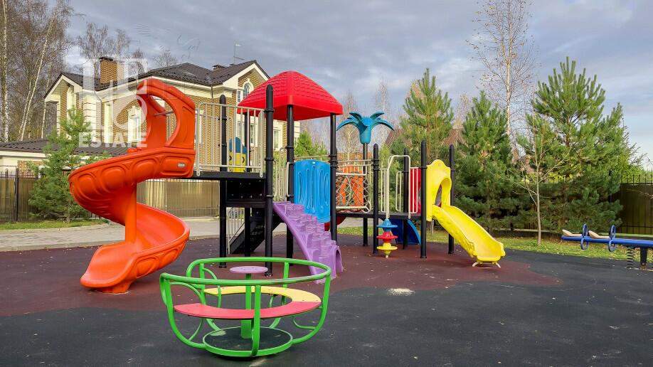 2-этажный коттедж 320 м² без отделки