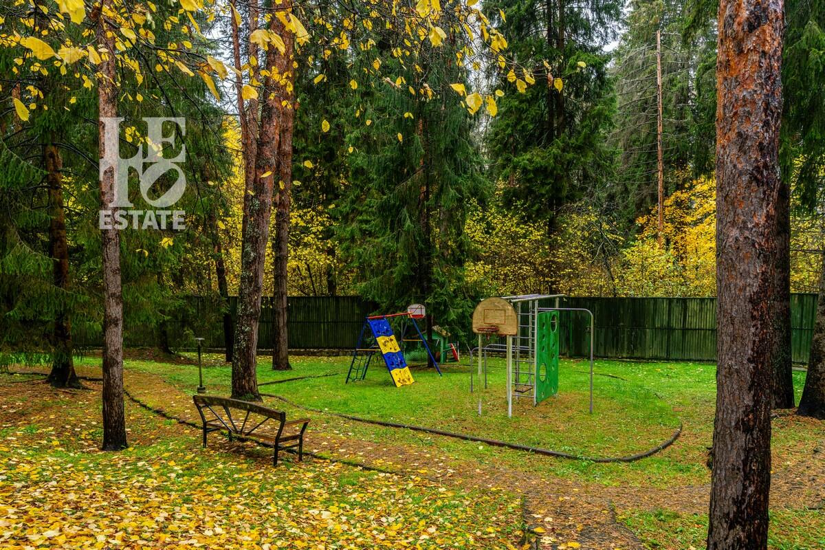 3-этажный коттедж 980 м² с отделкой