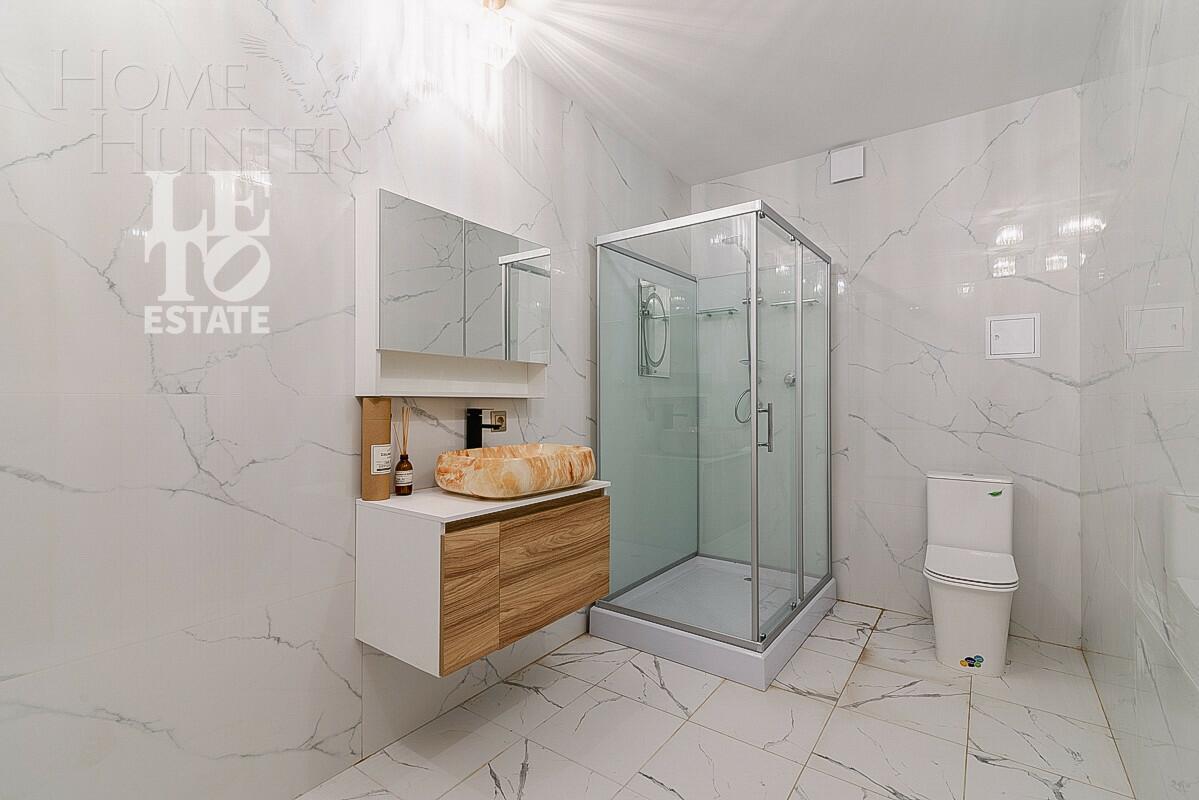 3-этажный коттедж 1 241 м² с отделкой