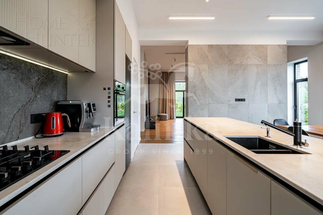 2-этажный коттедж 350 м² с отделкой