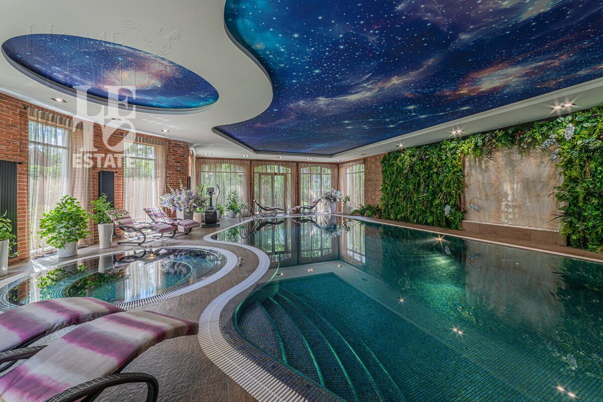 3-этажный коттедж 1 200 м² с отделкой