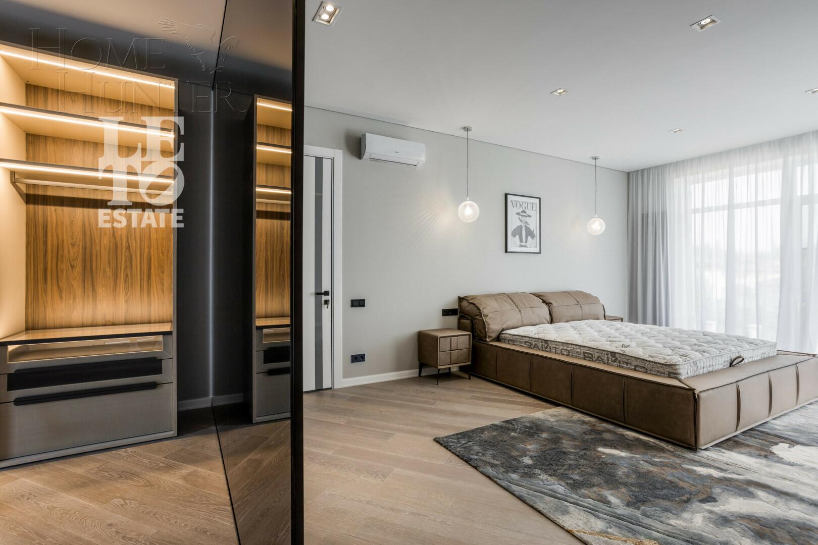 3-этажный коттедж 600 м² с отделкой