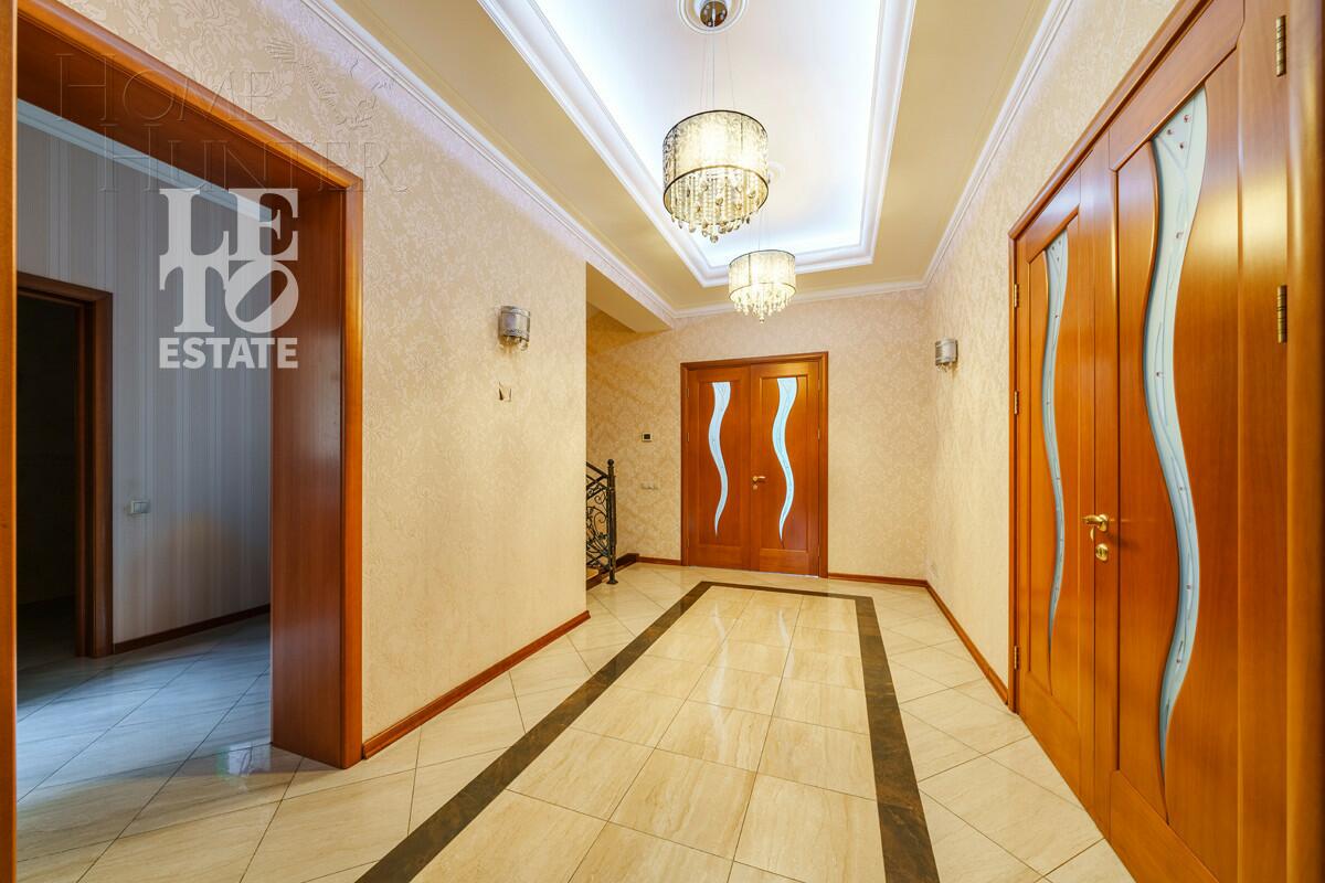 2-этажный коттедж 1 000 м² с отделкой