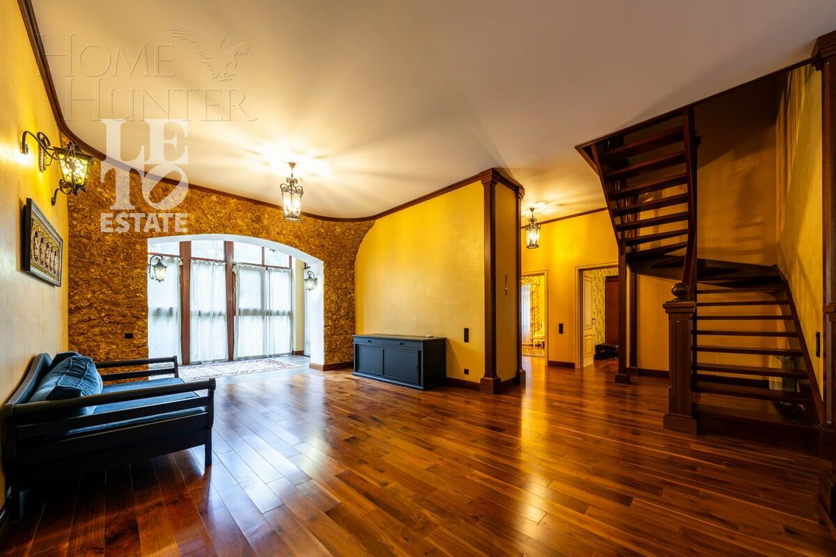 3-этажный коттедж 980 м² с отделкой