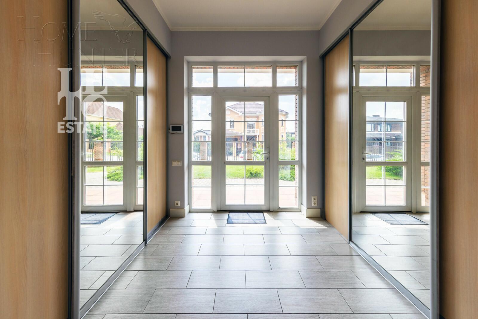 2-этажный коттедж 304 м² с отделкой