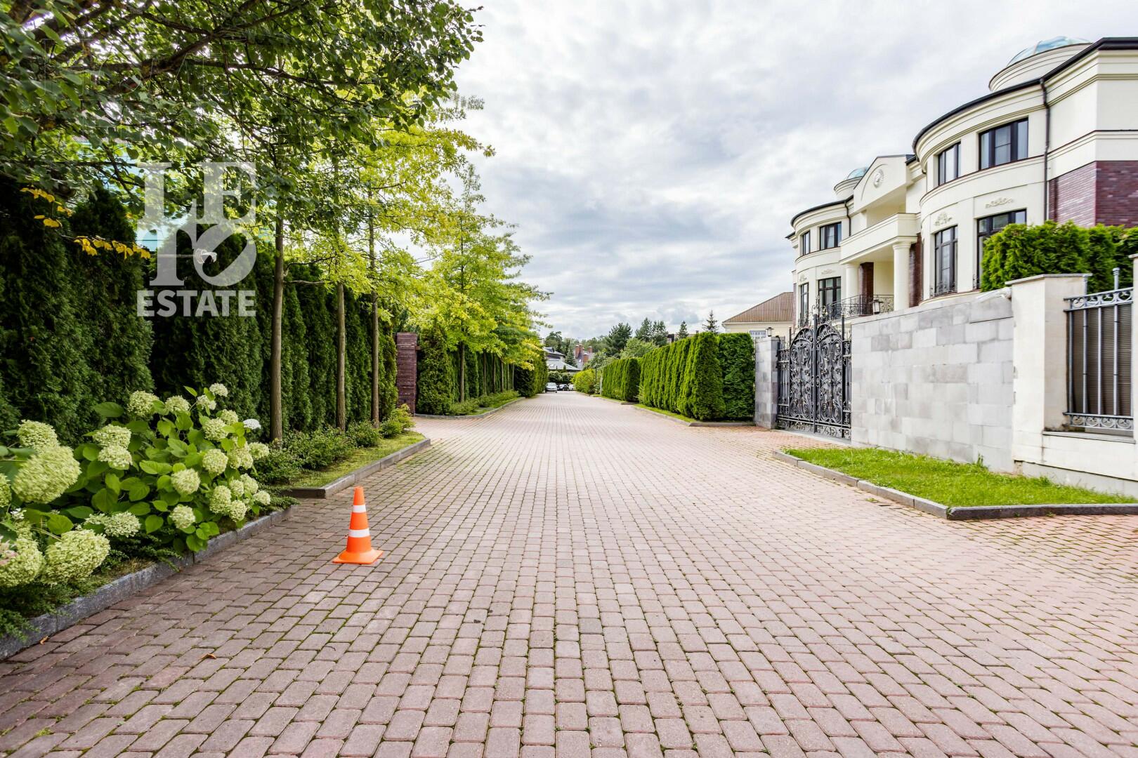 2-этажный коттедж 1 438 м² с отделкой