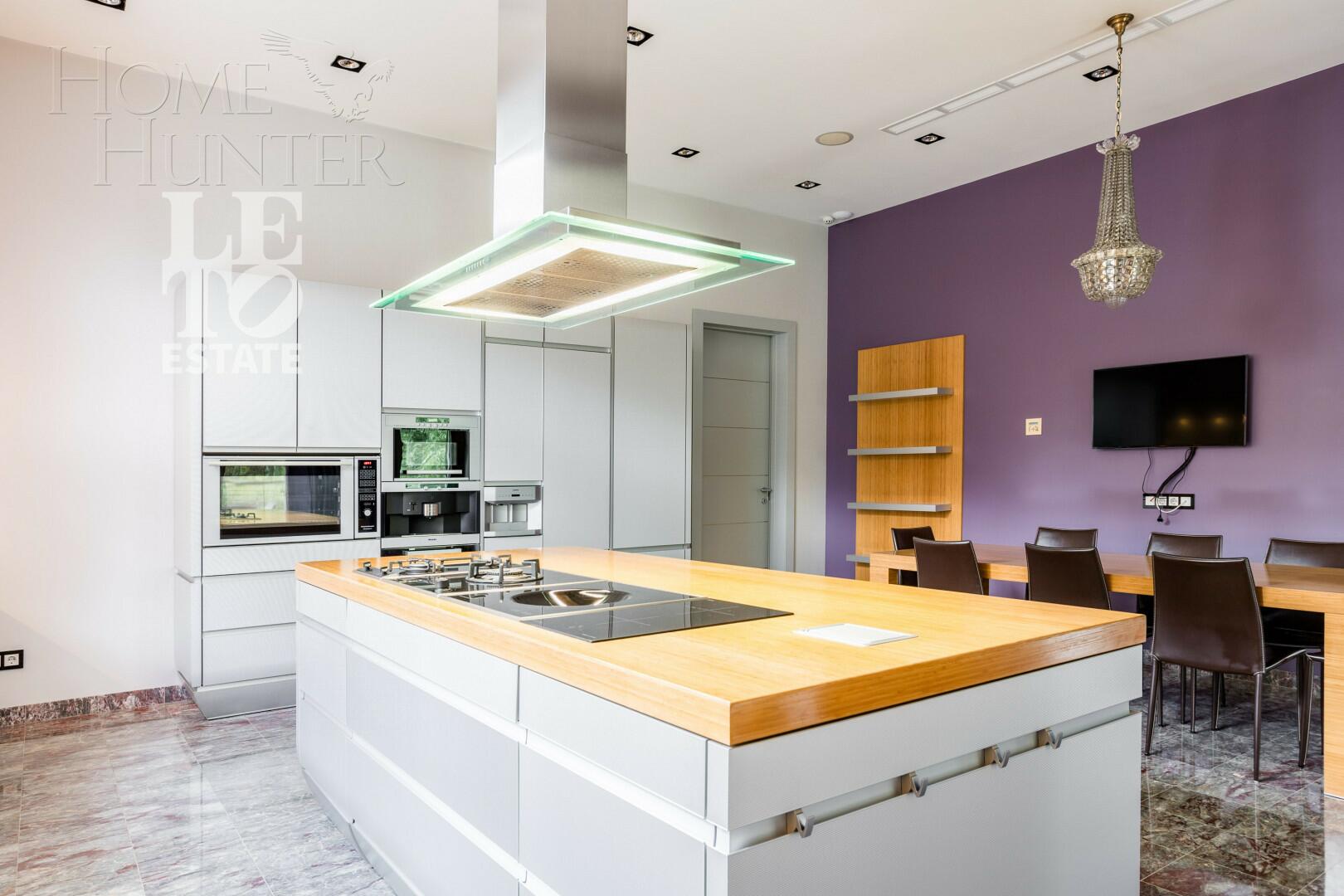 2-этажный коттедж 1 438 м² с отделкой