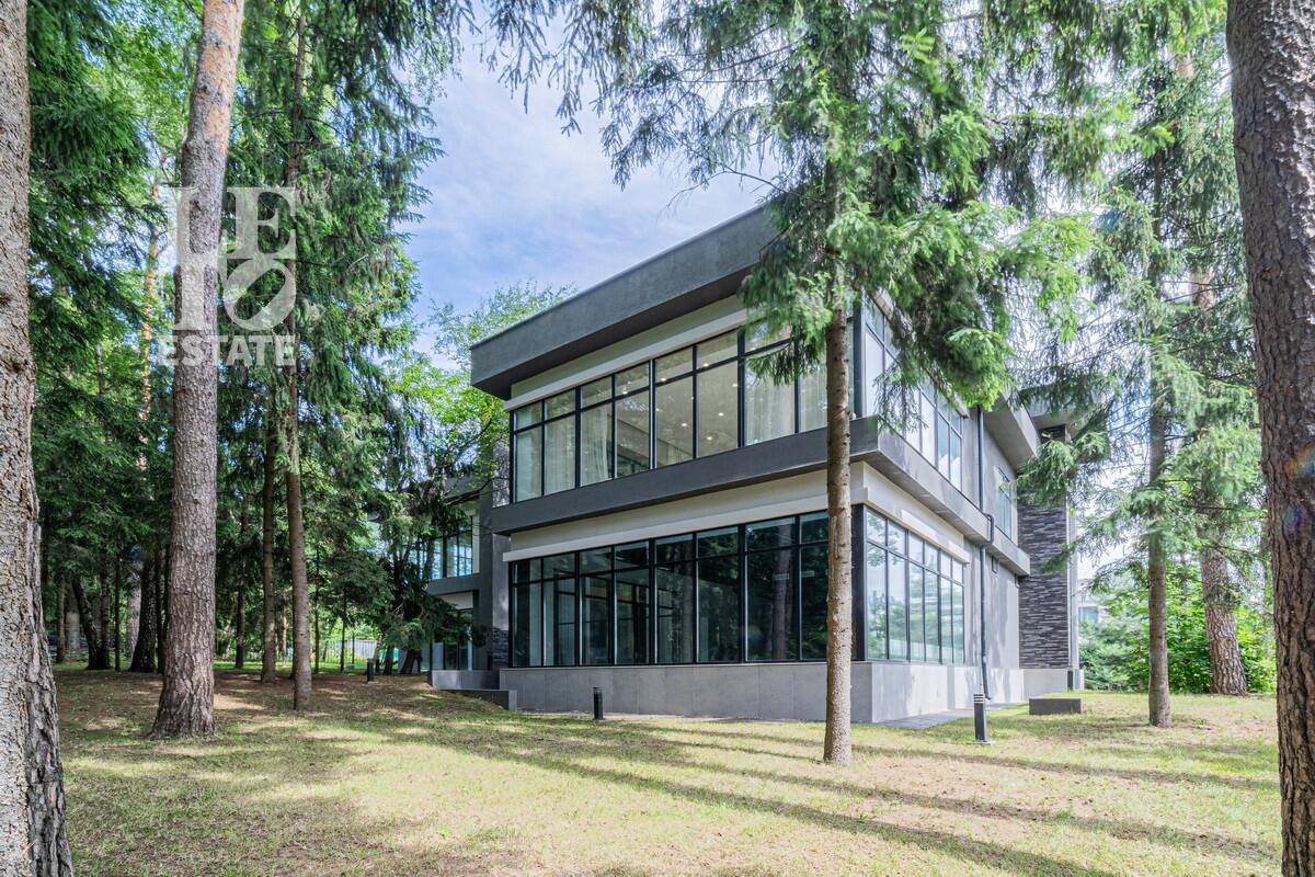 2-этажный коттедж 720 м² с отделкой