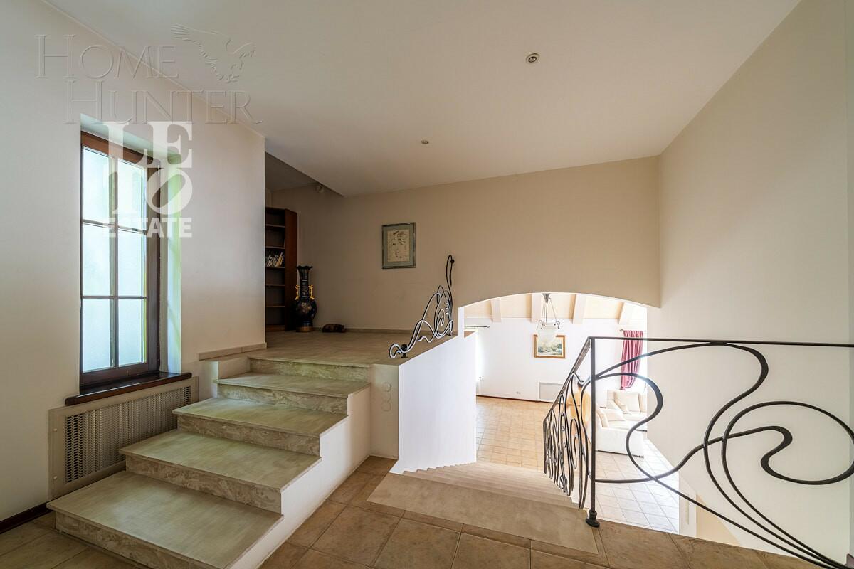 2-этажный коттедж 650 м² с отделкой