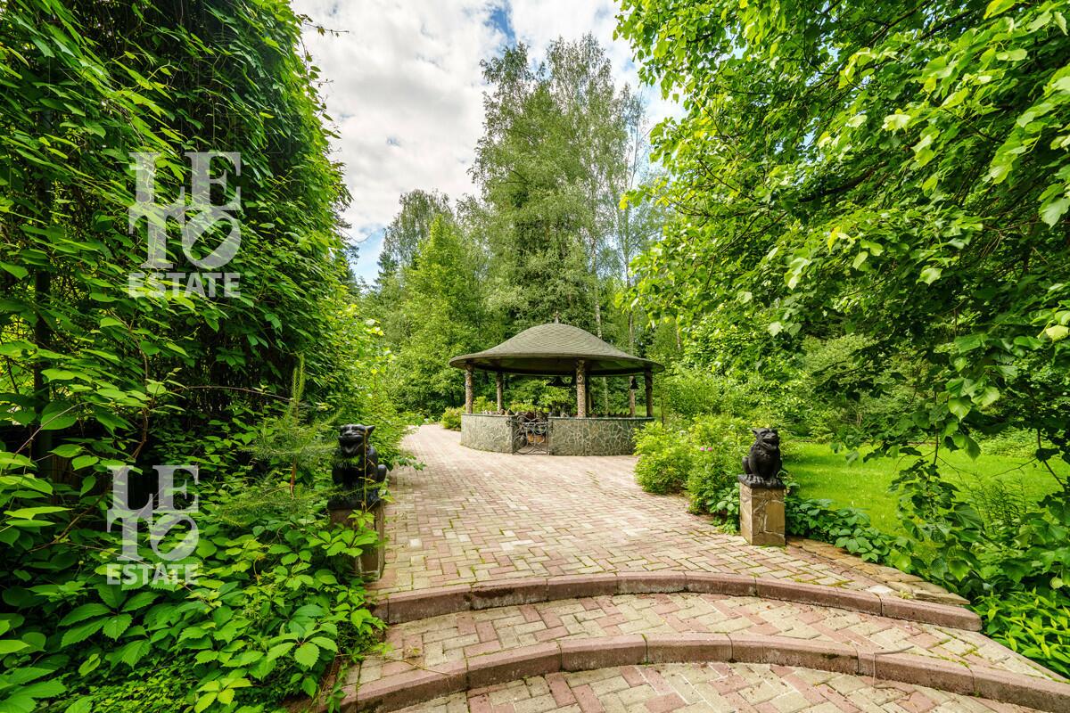 3-этажный коттедж 850 м² с отделкой