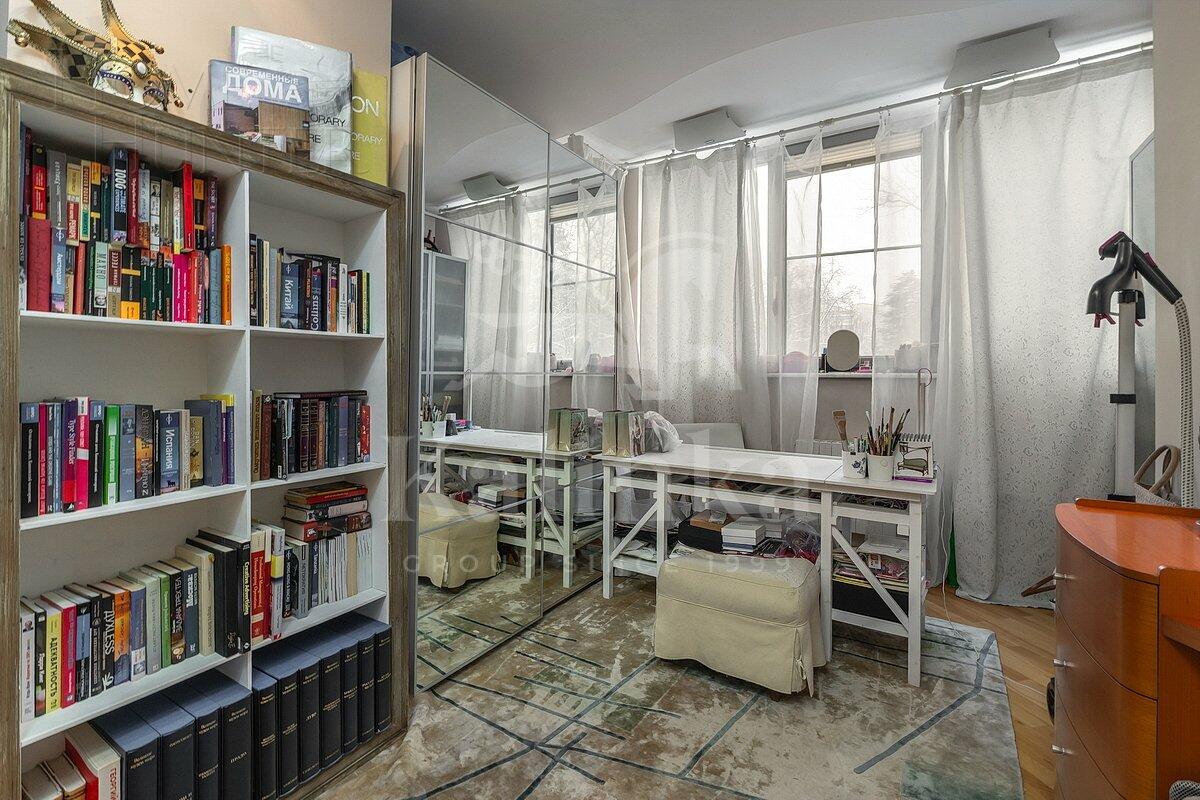 4-КОМН. КВАРТИРА С ОТДЕЛКОЙ 150 М² НА 2 ЭТАЖЕ