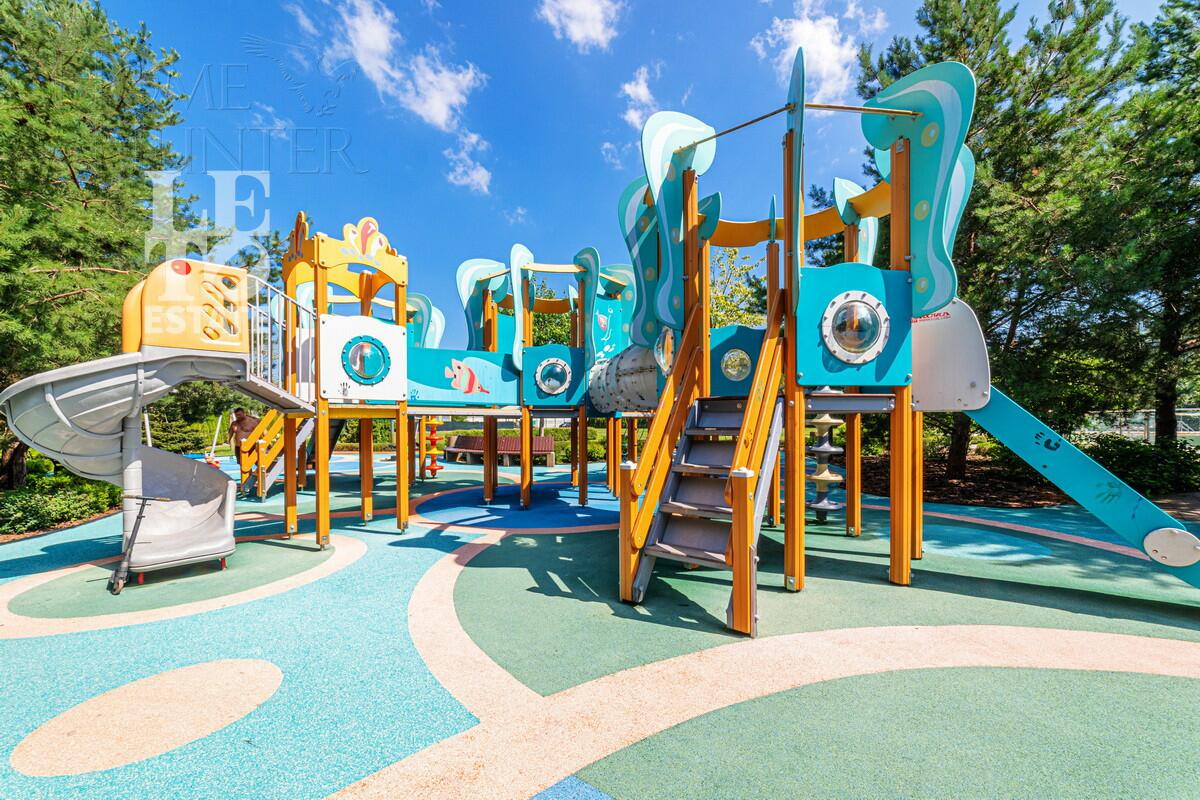 3-этажный таунхаус 238 м² с отделкой