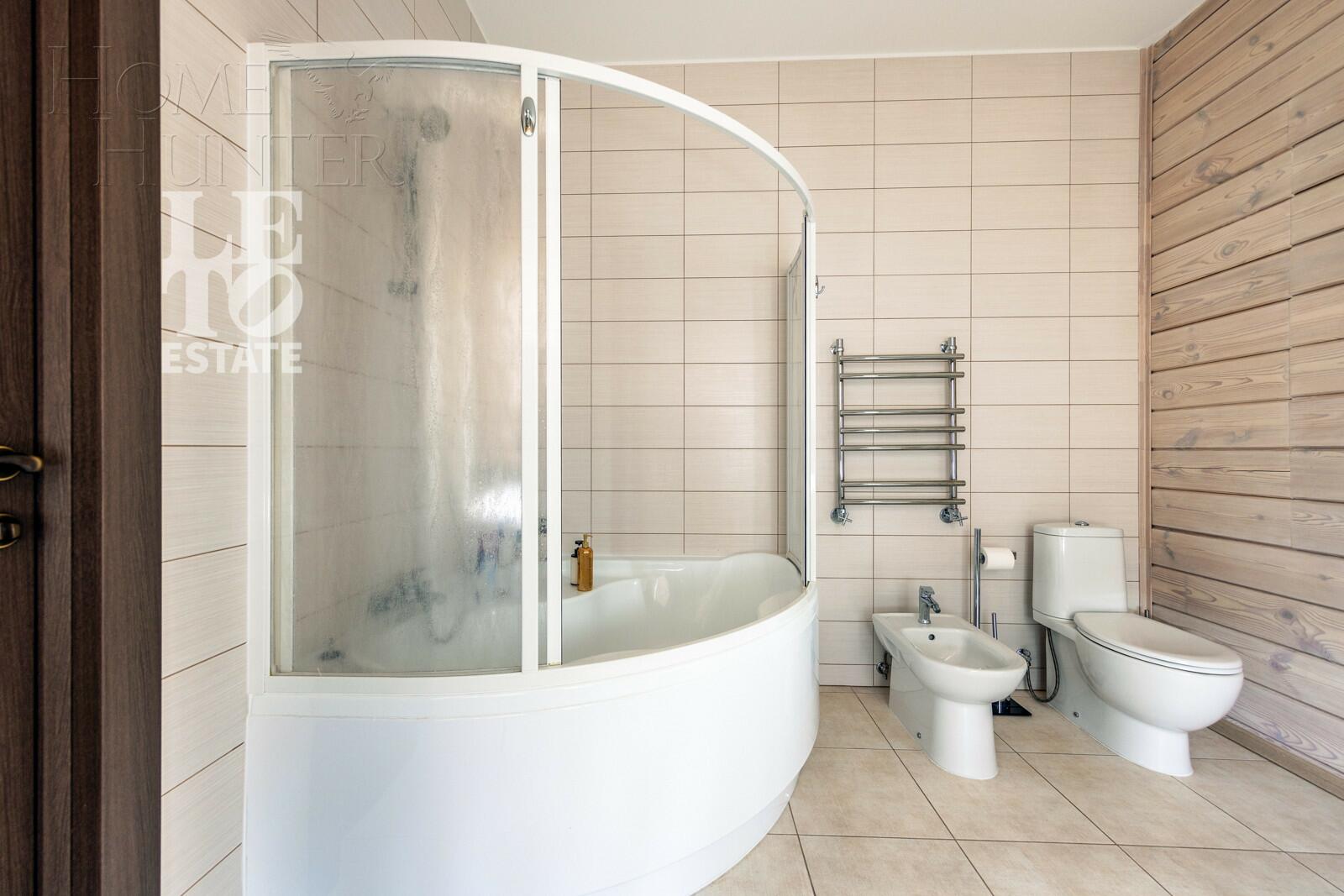 2-этажный коттедж 300 м² с отделкой