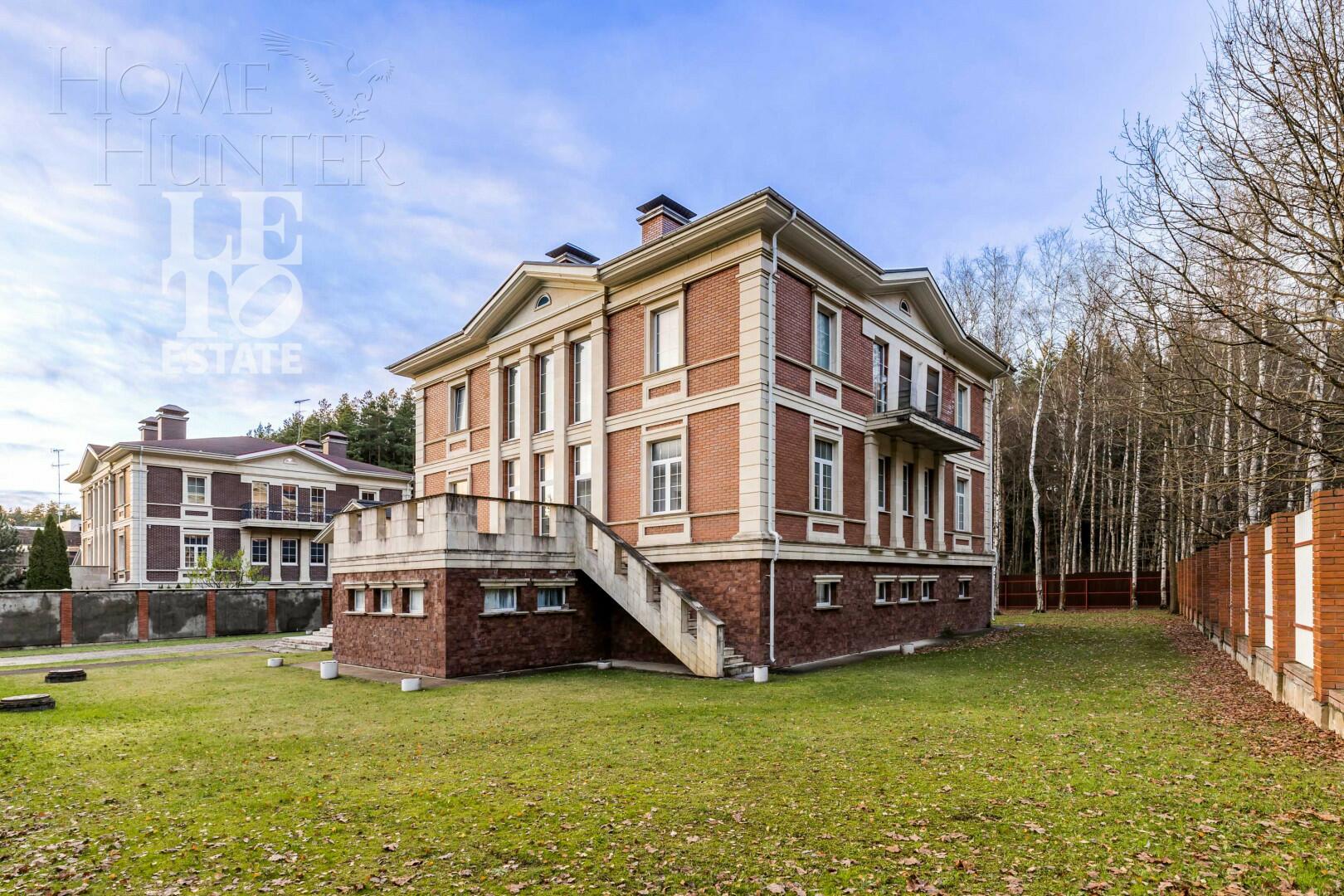 2-этажный коттедж 1 320 м² без отделки