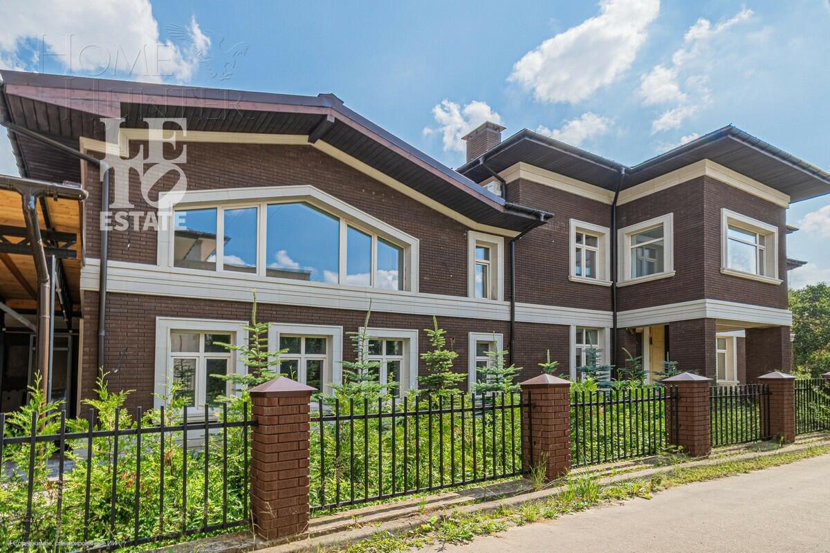 2-этажный коттедж 750 м² без отделки