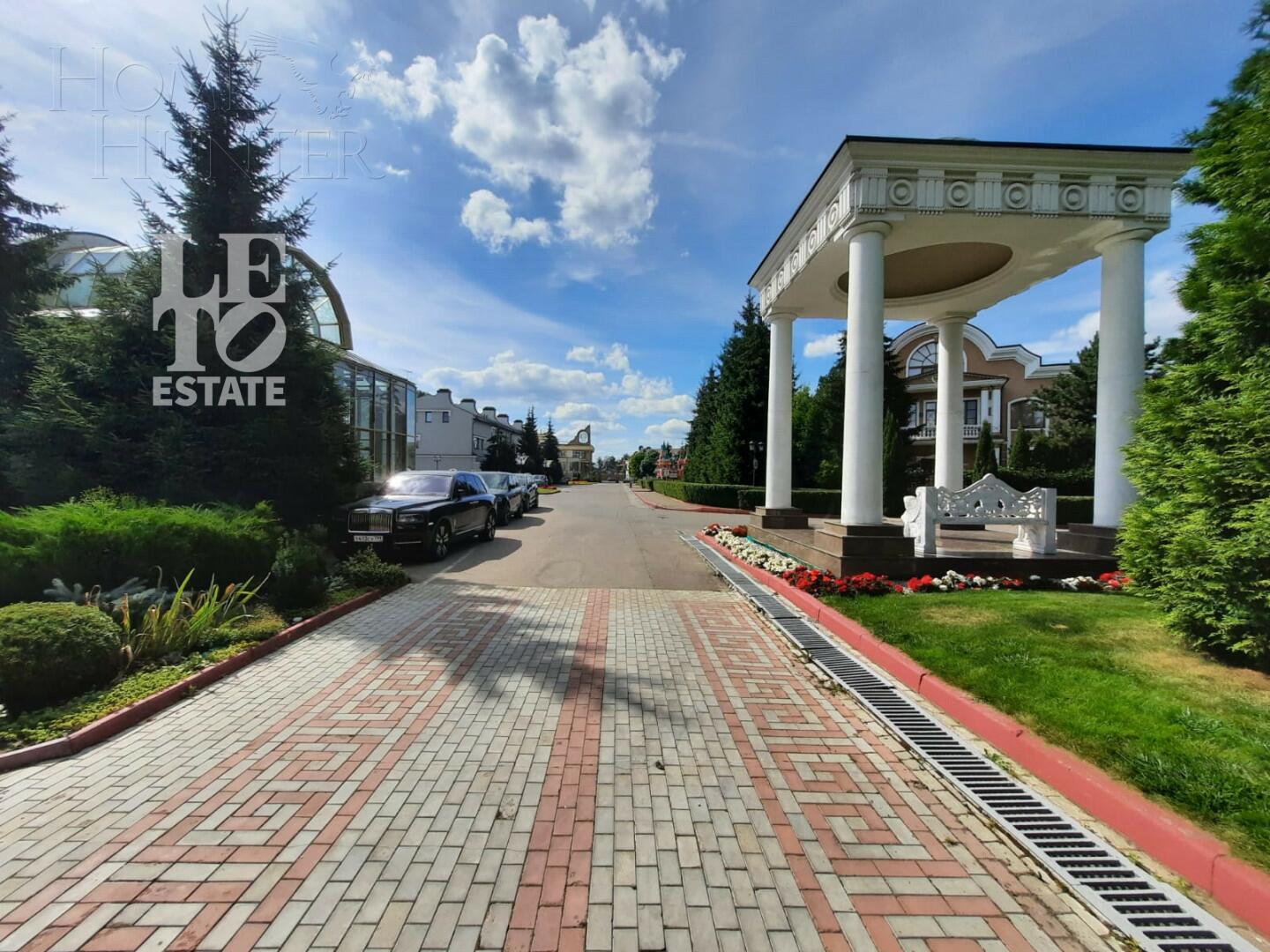 3-этажный коттедж 750 м² с отделкой