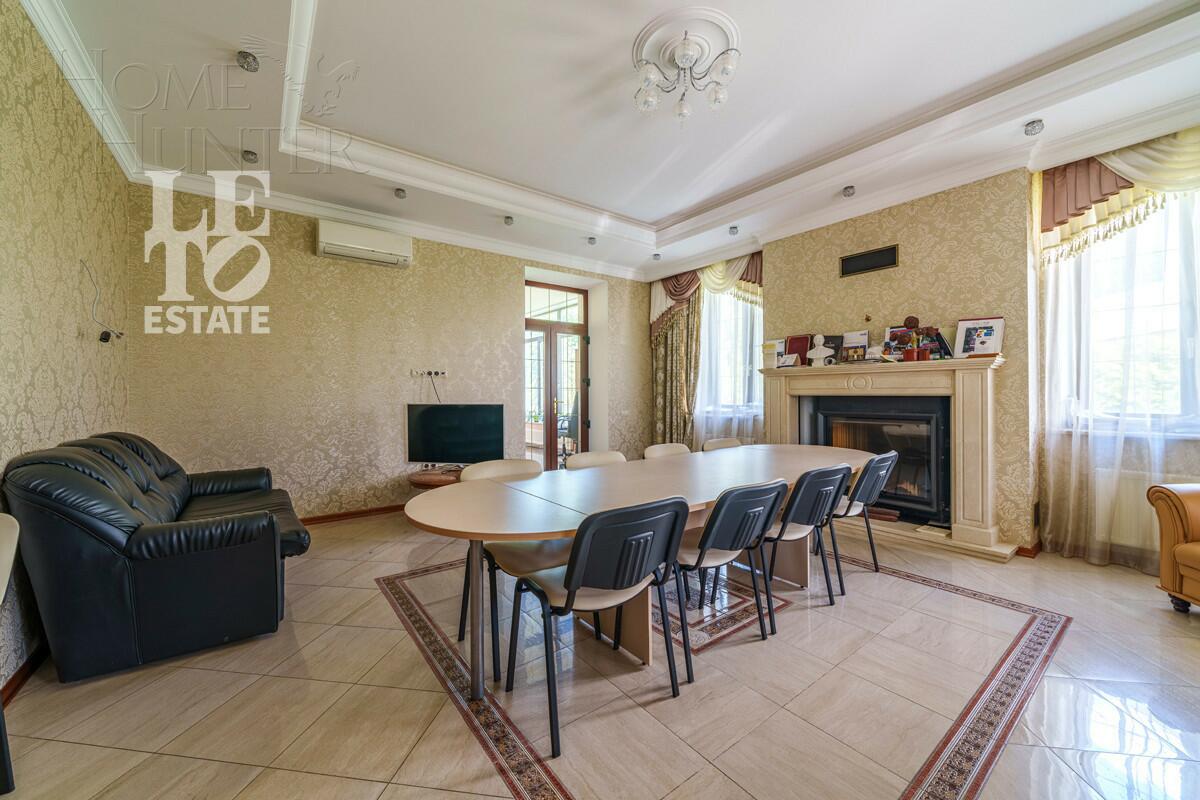 2-этажный коттедж 1 000 м² с отделкой