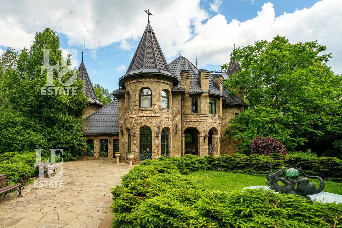 3-этажный коттедж 850 м² с отделкой