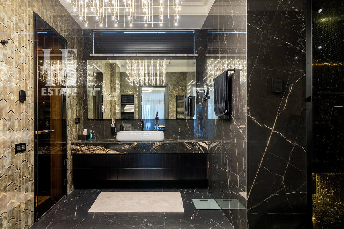 3-этажный коттедж 1 100 м² с отделкой