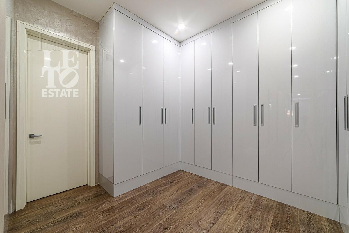 3-КОМН. КВАРТИРА С ОТДЕЛКОЙ 220 М² НА 2 ЭТАЖЕ