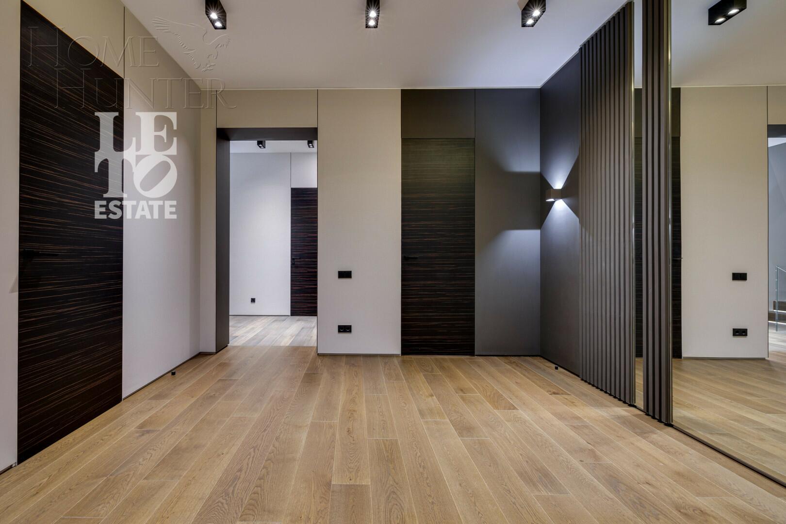 2-этажный коттедж 688 м² с отделкой