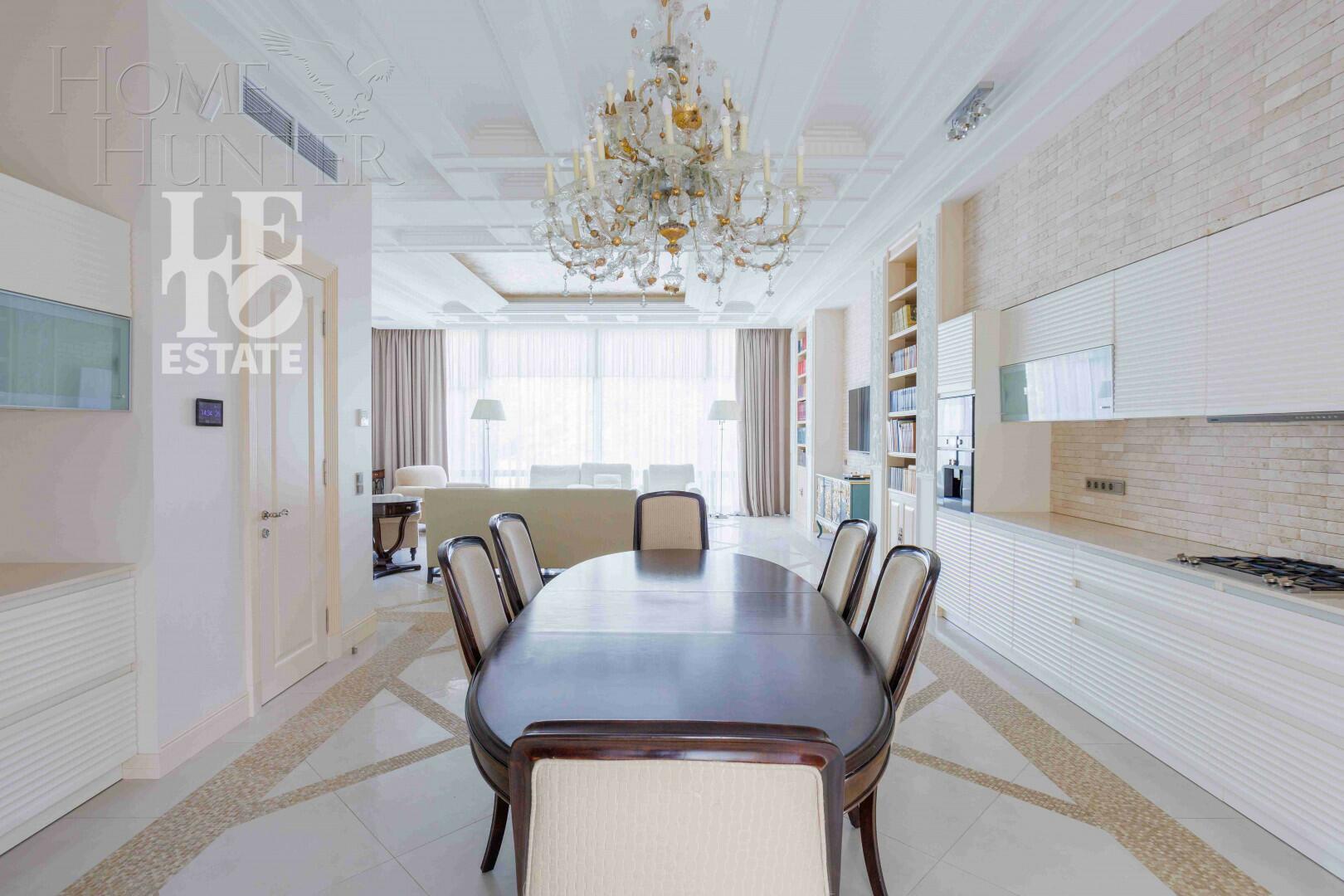 3-этажный таунхаус 340 м² с отделкой