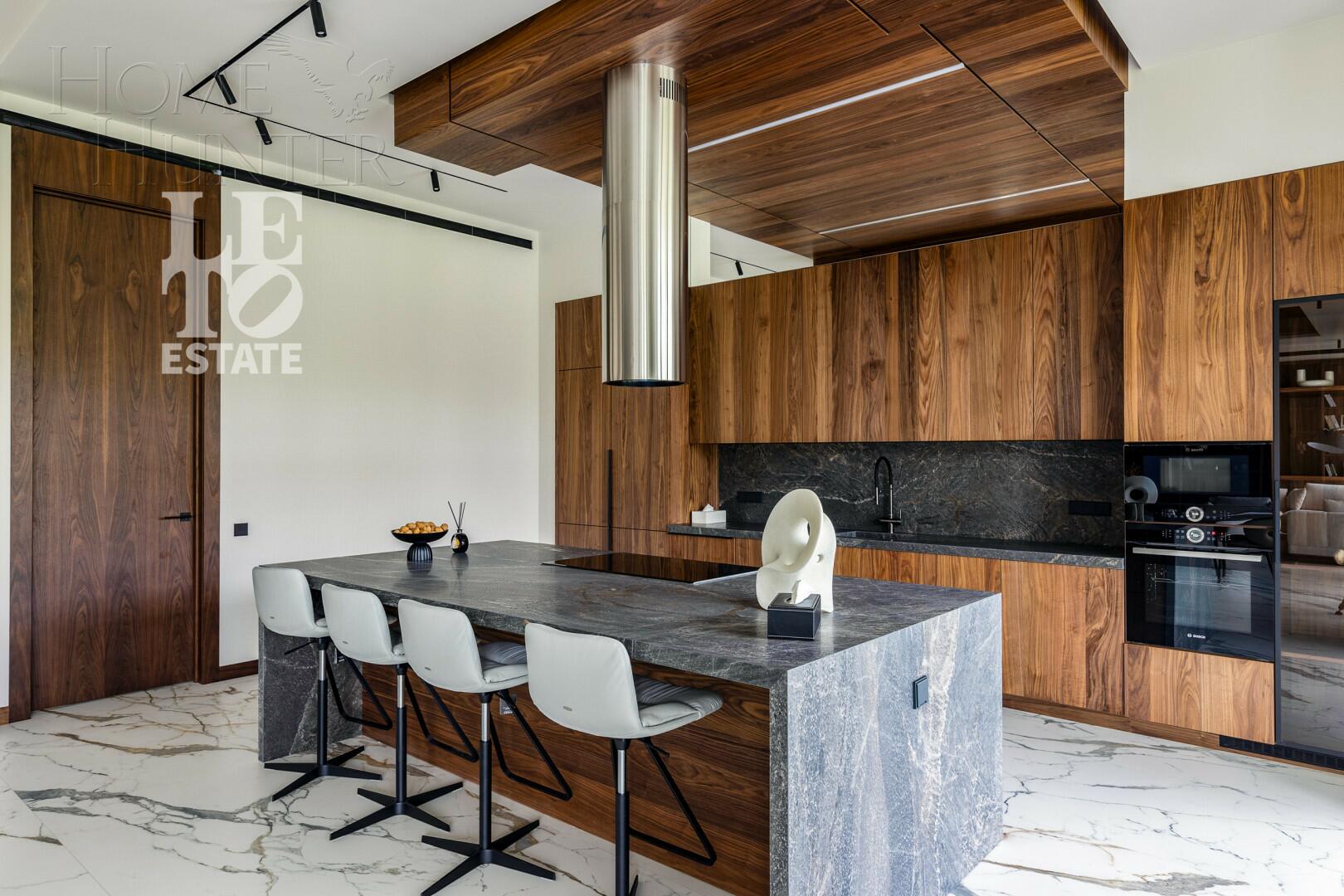 2-этажный коттедж 731 м² с отделкой