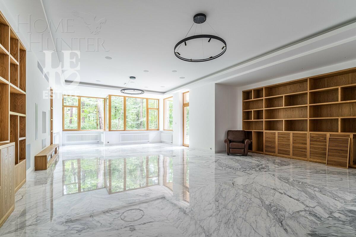 2-этажный коттедж 1 330 м² с отделкой