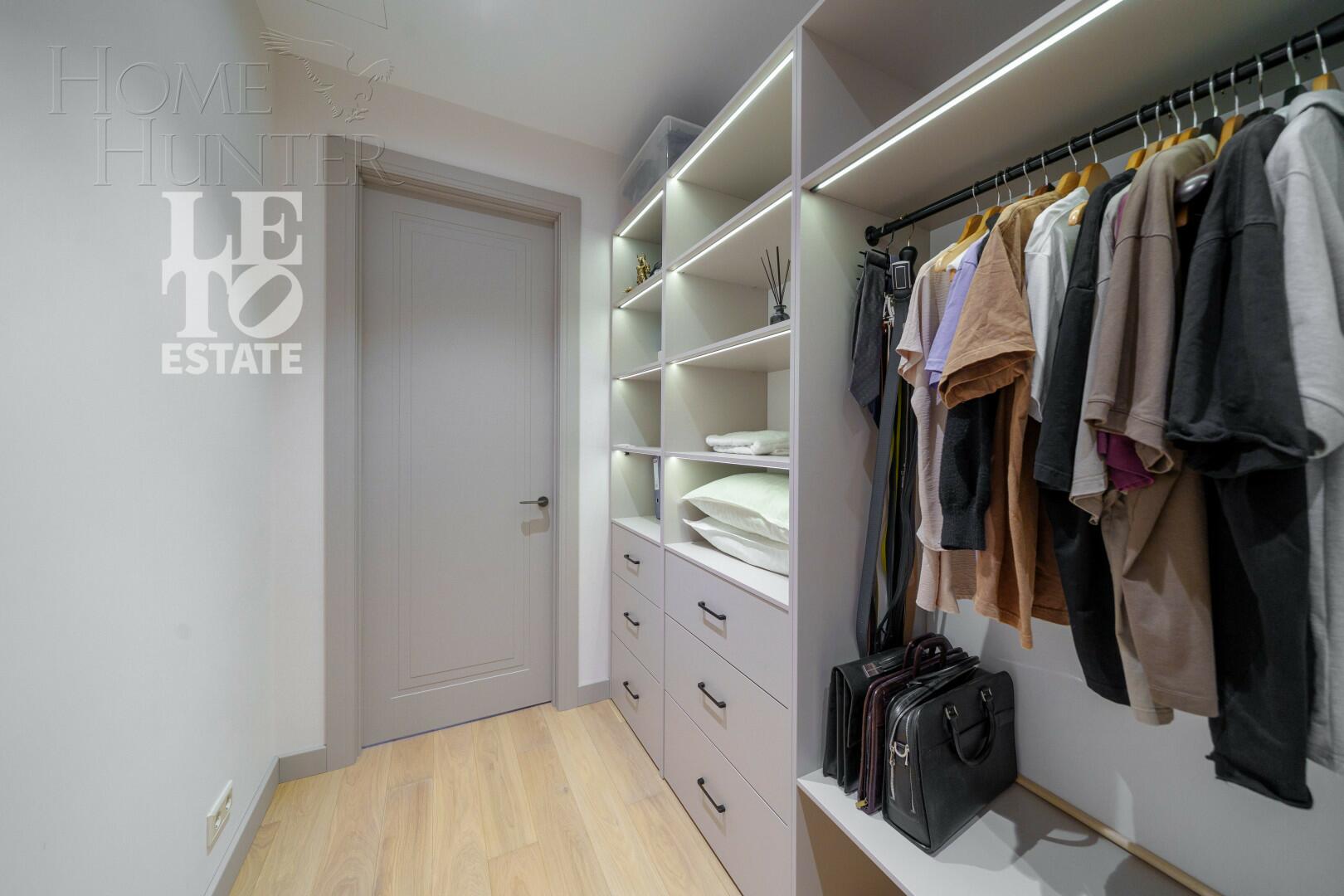 4-этажный таунхаус 278 м² с отделкой