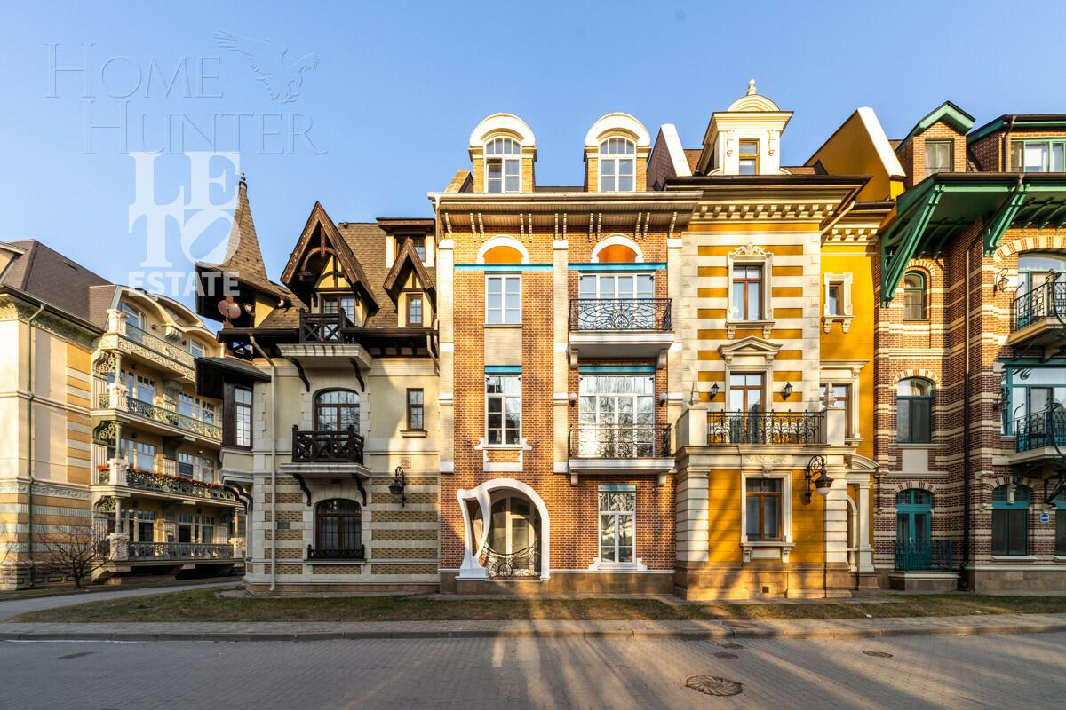 4-этажный таунхаус 395 м² без отделки